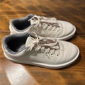 White Allbirds wool pipers size 7